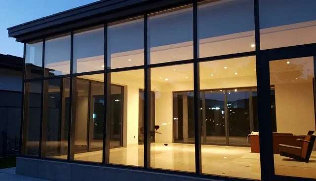 用户需求:旅游行业出行咨询的性能与适用条件分析